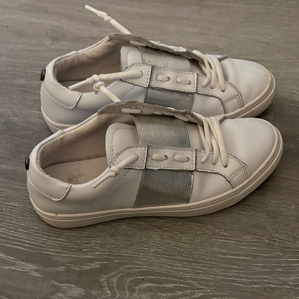 bernie mev. White Sneakers